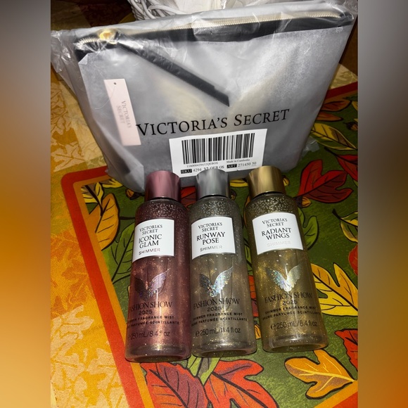 (Inventory 19) Victoria's Secret 2025 Fashion Show Body Mist Trio, cosmetic bag